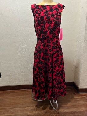 Midi Dress sz8 Betsey Johnson never worn